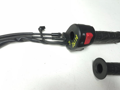 2018 Kawasaki Ninja 650 Ex650 Right Handlebar Switch & Trottle Grip Set OEM
