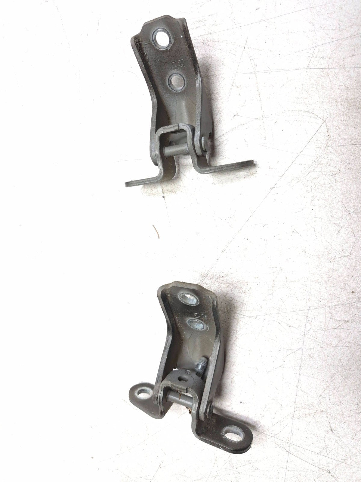 2013 Hyundai Genesis Coupe Door Hinge Driver Side Left OEM