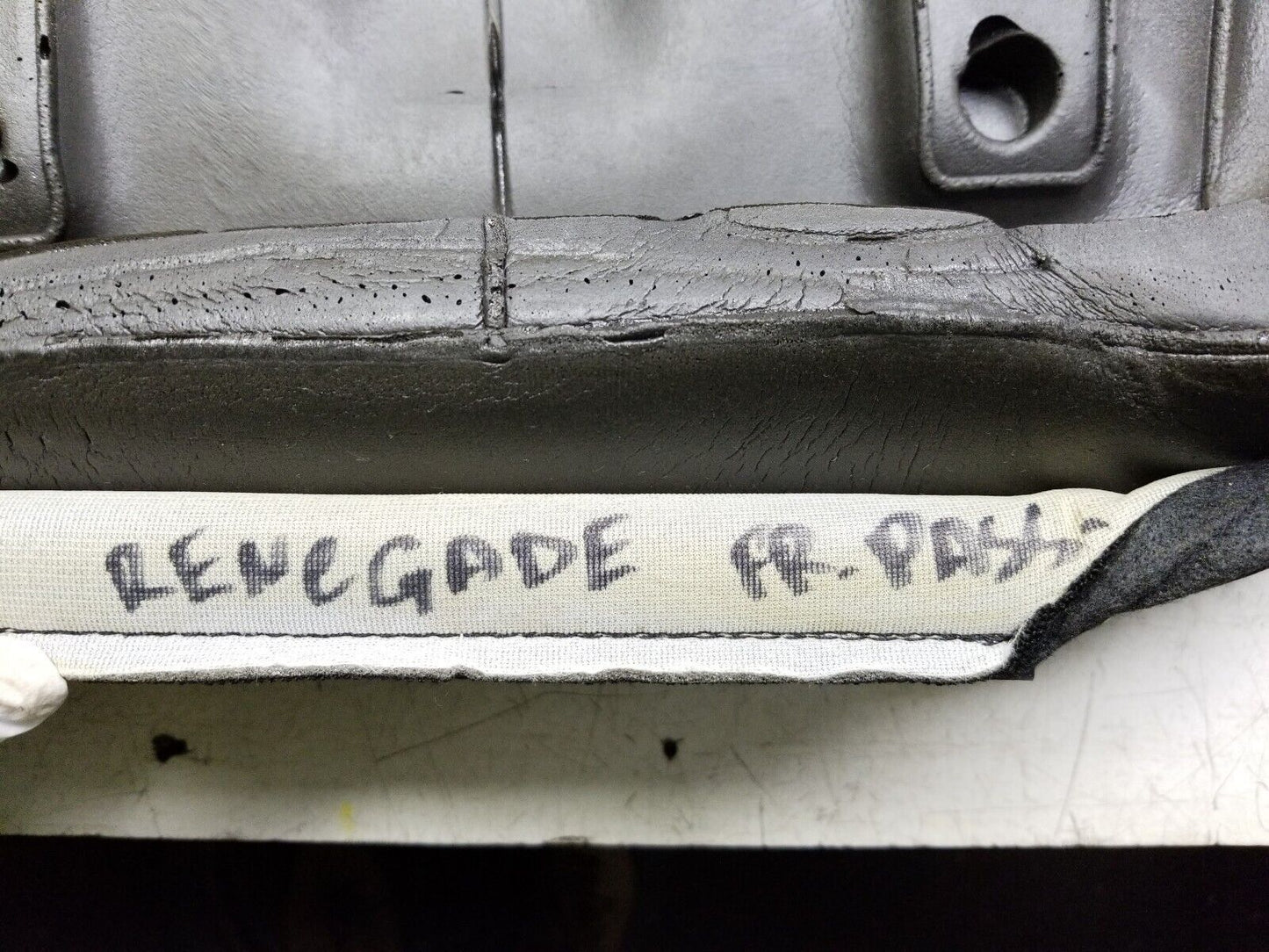 15 16 17 Jeep Renegade Front Passenger Seat Lower Cushion OEM