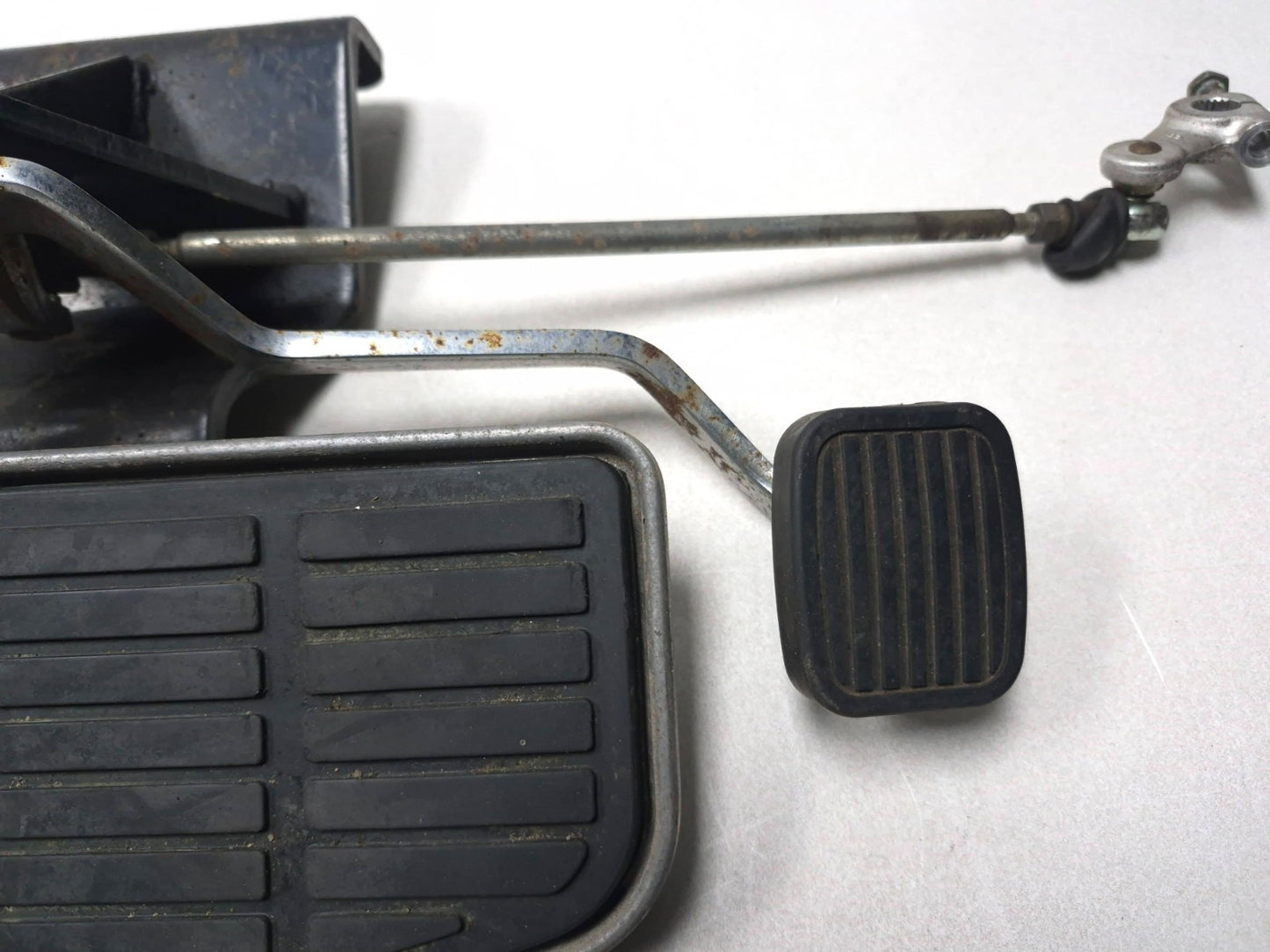 1999 Suzuki Intruder 1500 Left Floorboard & Gear Shift Assy OEM