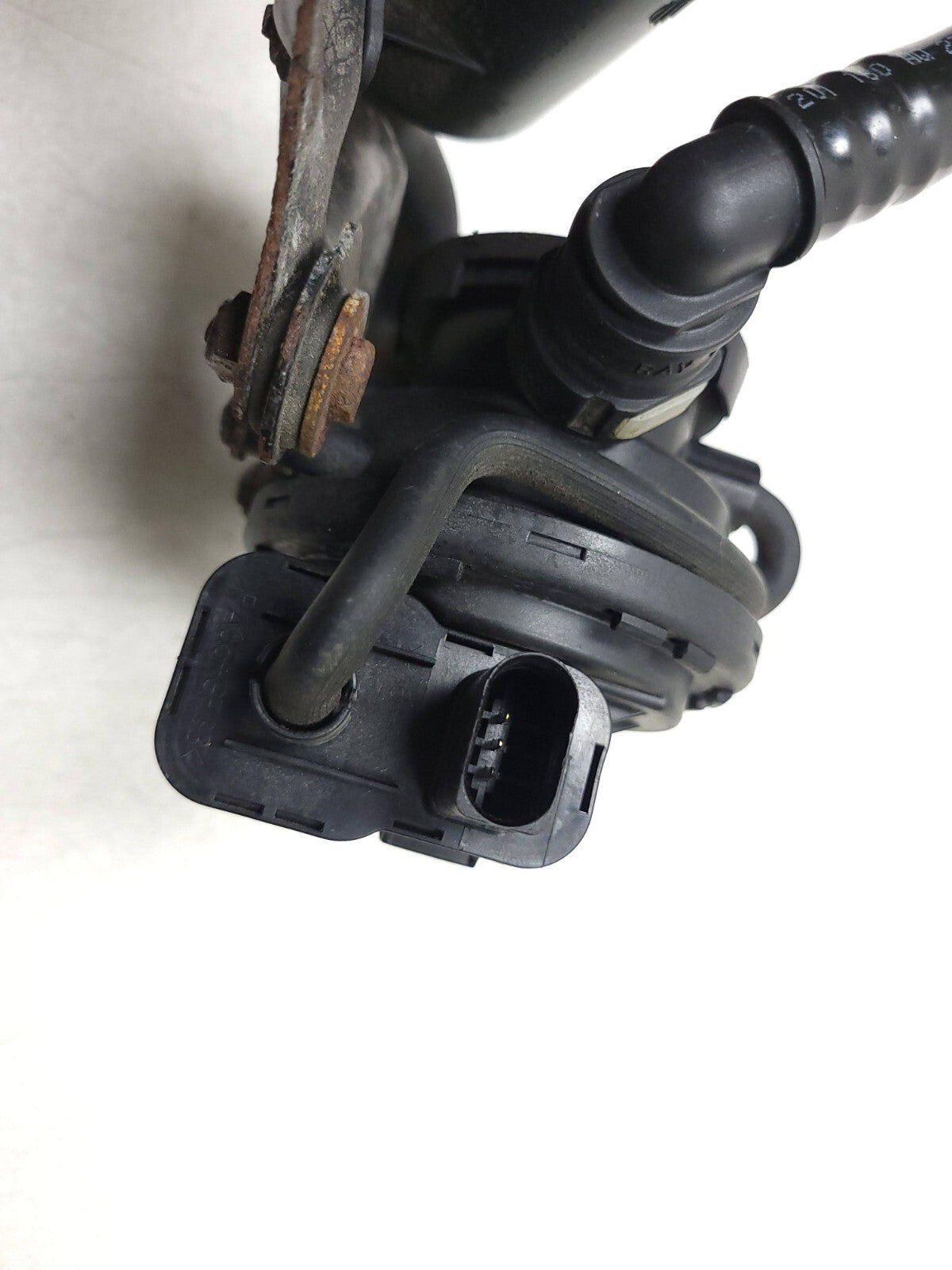 2010-2014 Volkswagen Golf GTI Fuel Vapor Leak Detection Pump  OEM