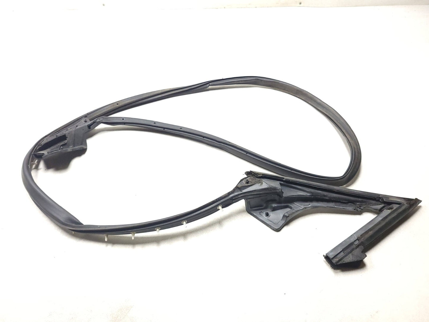 2013-2016 Hyundai Genesis Coupe Door Weatherstrip Seal Left Driver Side OEM