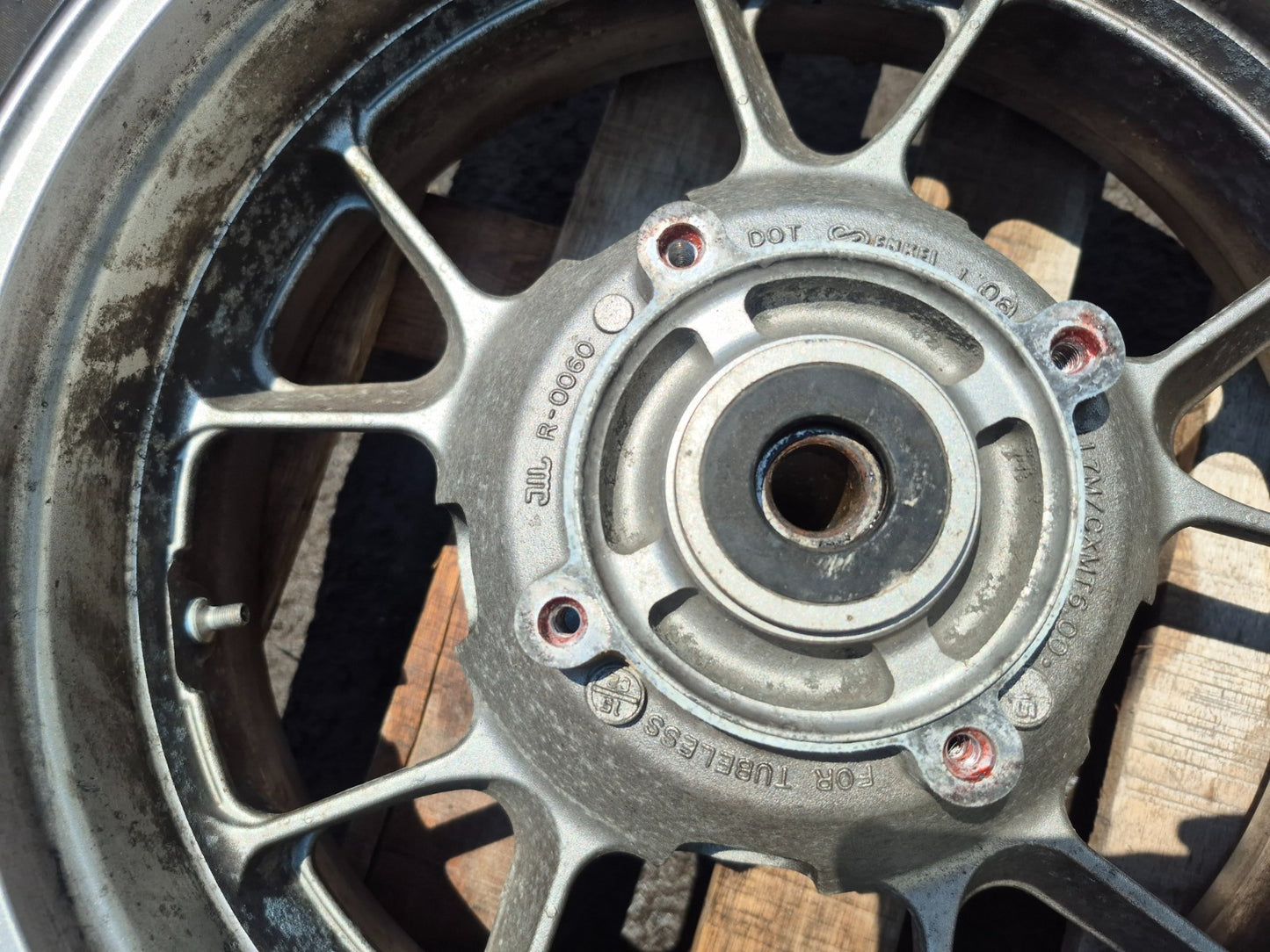 2009 Kawasaki Concours 14 Zg1400 Rear Wheel Rim & Tre OEM