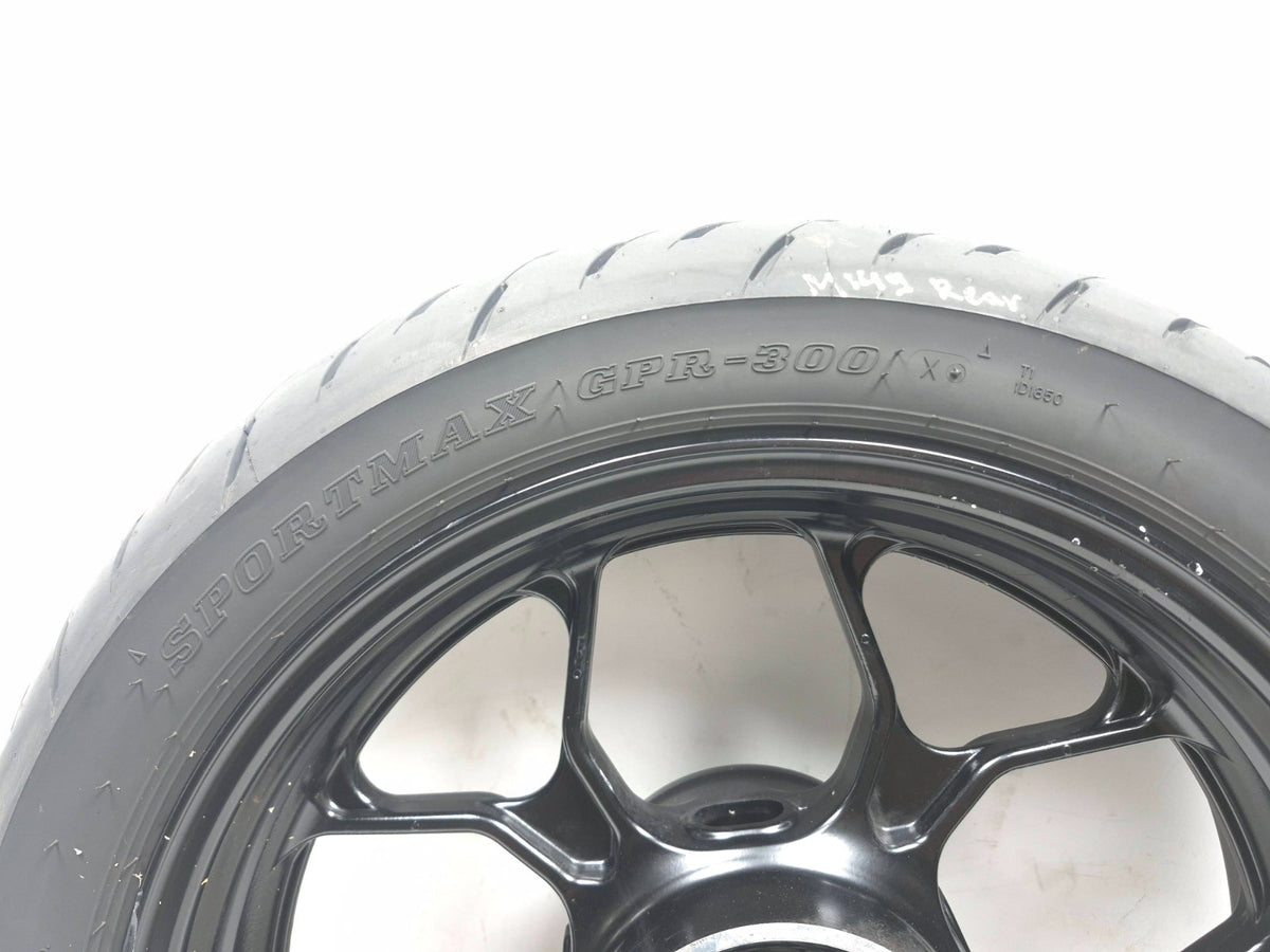 2025 Yamaha Yzf R3 Rear Wheel Rim W/ Tire Dunlop 140/70/r17 OEM
