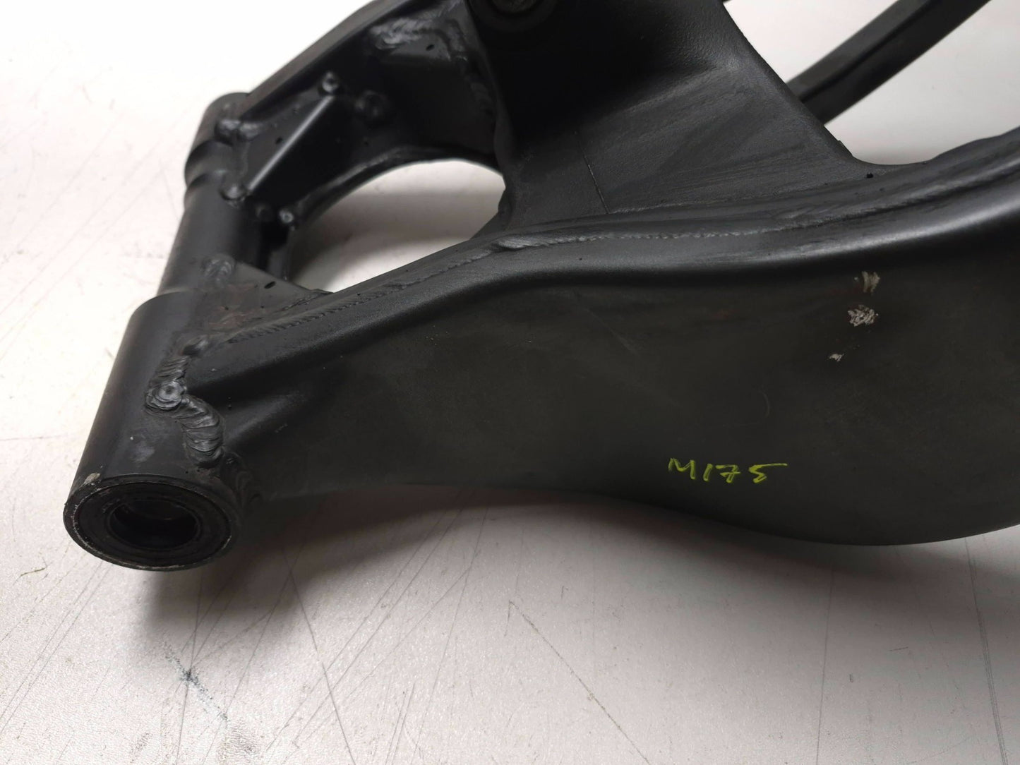 2005 Kawasaki Ninja Zx10r Rear Swingarm OEM