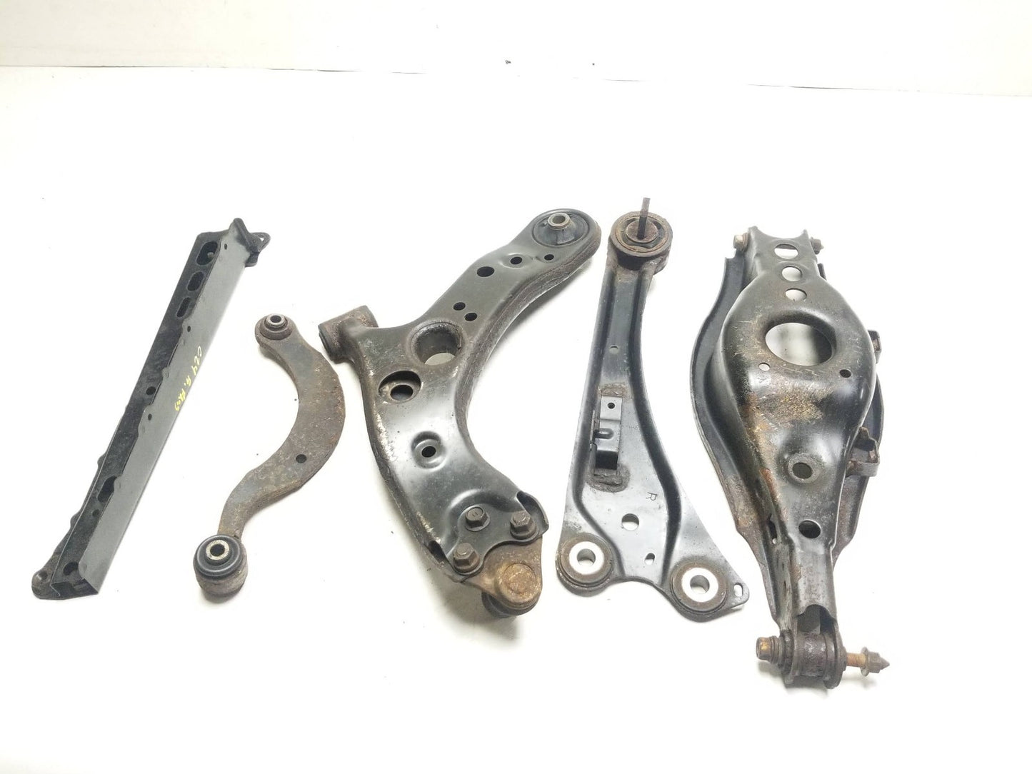 11-17 Lexus CT200h Rear Control Arm Passenger Side 5pcs Oem✅