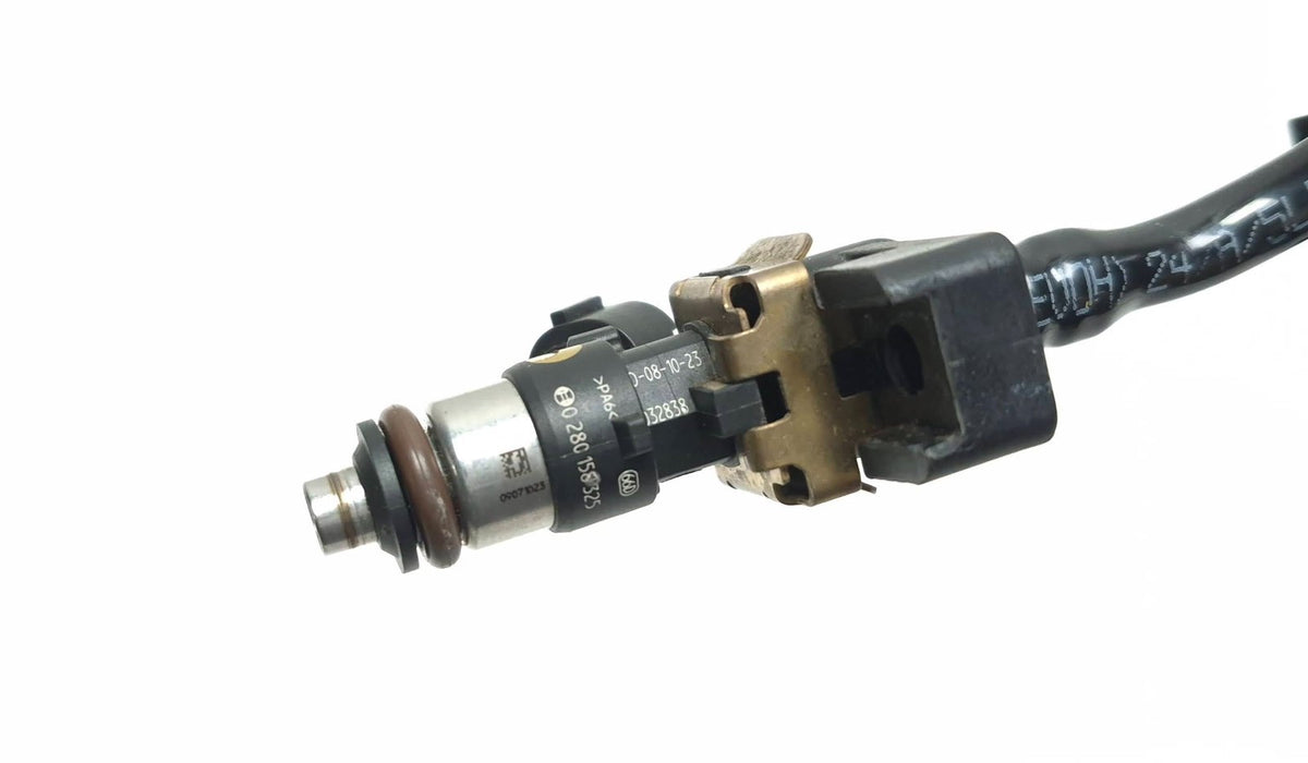 2024 Triumph Speed 400 Fuel Injector W/hose Pipe OEM