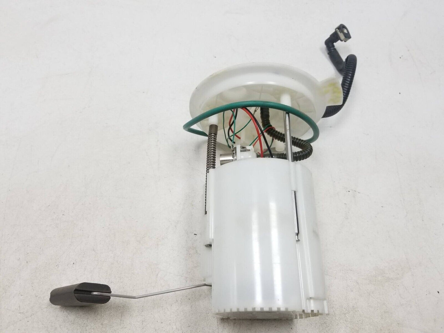 12 - 14 Ford Focus Fuel Pump Bv61-9h307-gh OEM