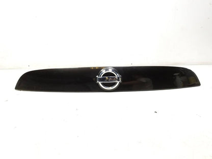 2011 2012 Nissan Juke Rear Liftgate Tailgate License Light Molding W/ Emblem OEM