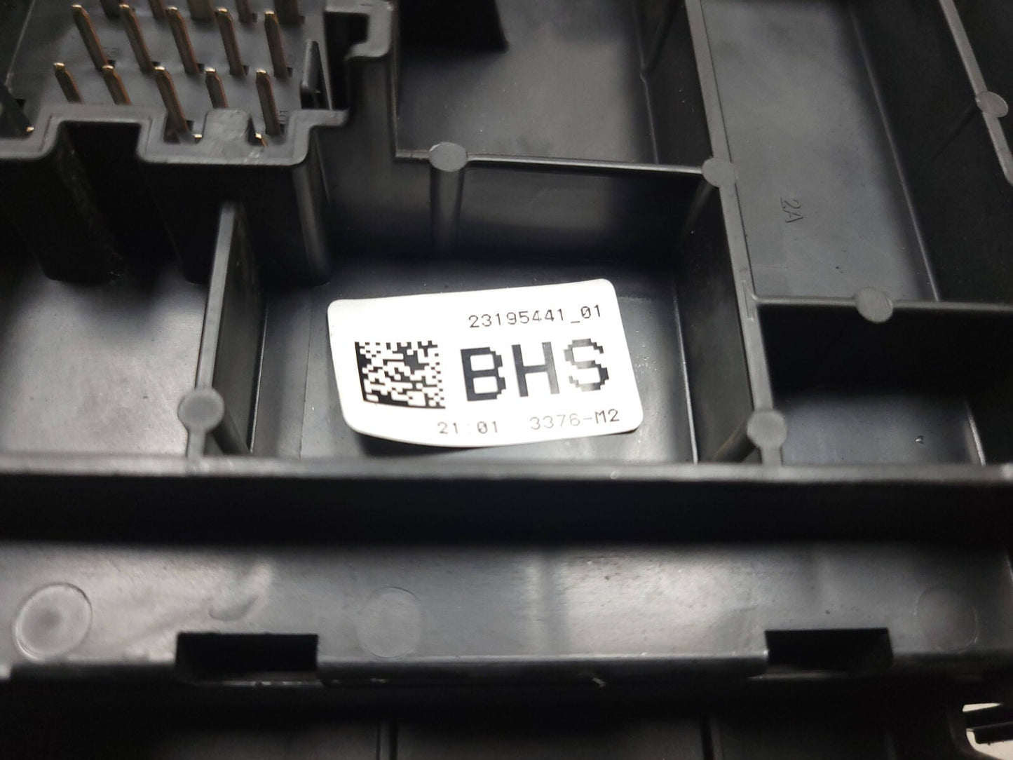 2014 - 2019 Chevrolet Silverado 1500 Dash Fuse Junction Block OEM