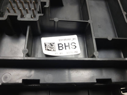 2014 - 2019 Chevrolet Silverado 1500 Dash Fuse Junction Block OEM