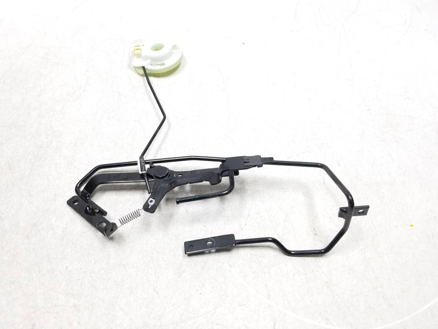 2017 Volkswagen Passat Seat Recline Lever Handle Bracket Front Right OEM