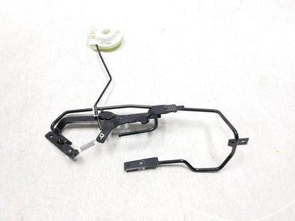 2017 Volkswagen Passat Seat Recline Lever Handle Bracket Front Right OEM