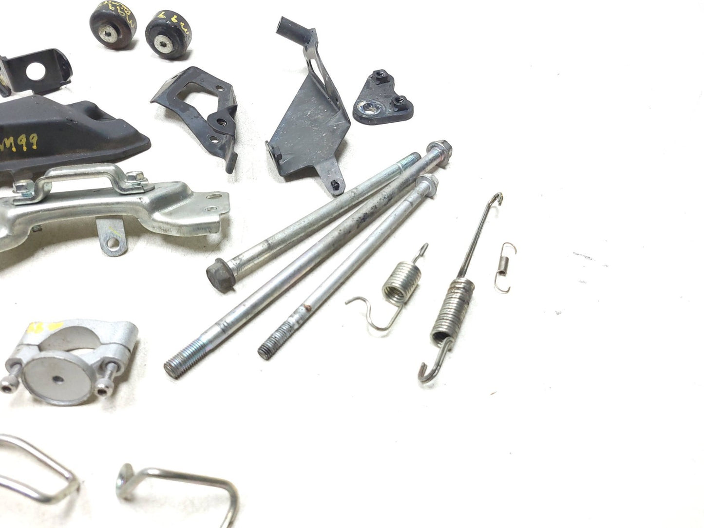 2012 Kawasaki Versys Le650c Misc Bolt & Hardware Bracket Set OEM