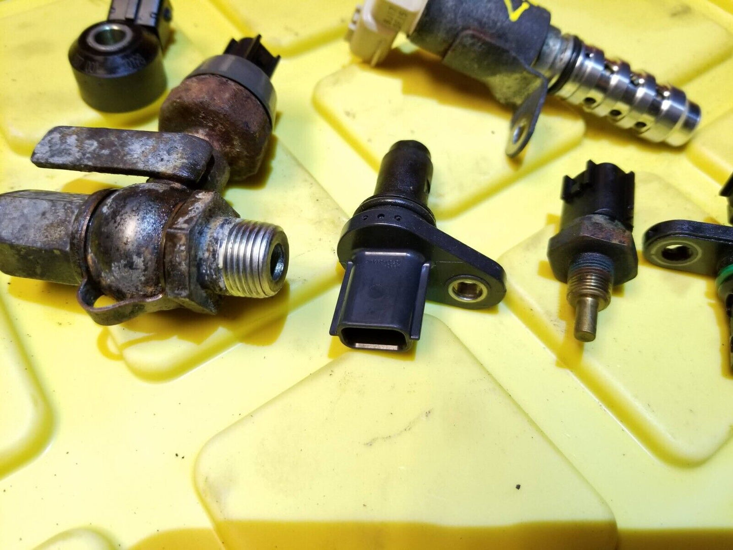 07 - 12 Nissan Sentra Vvt Oil Crank Temp Knock Sensor 7pcs 2.0l OEM