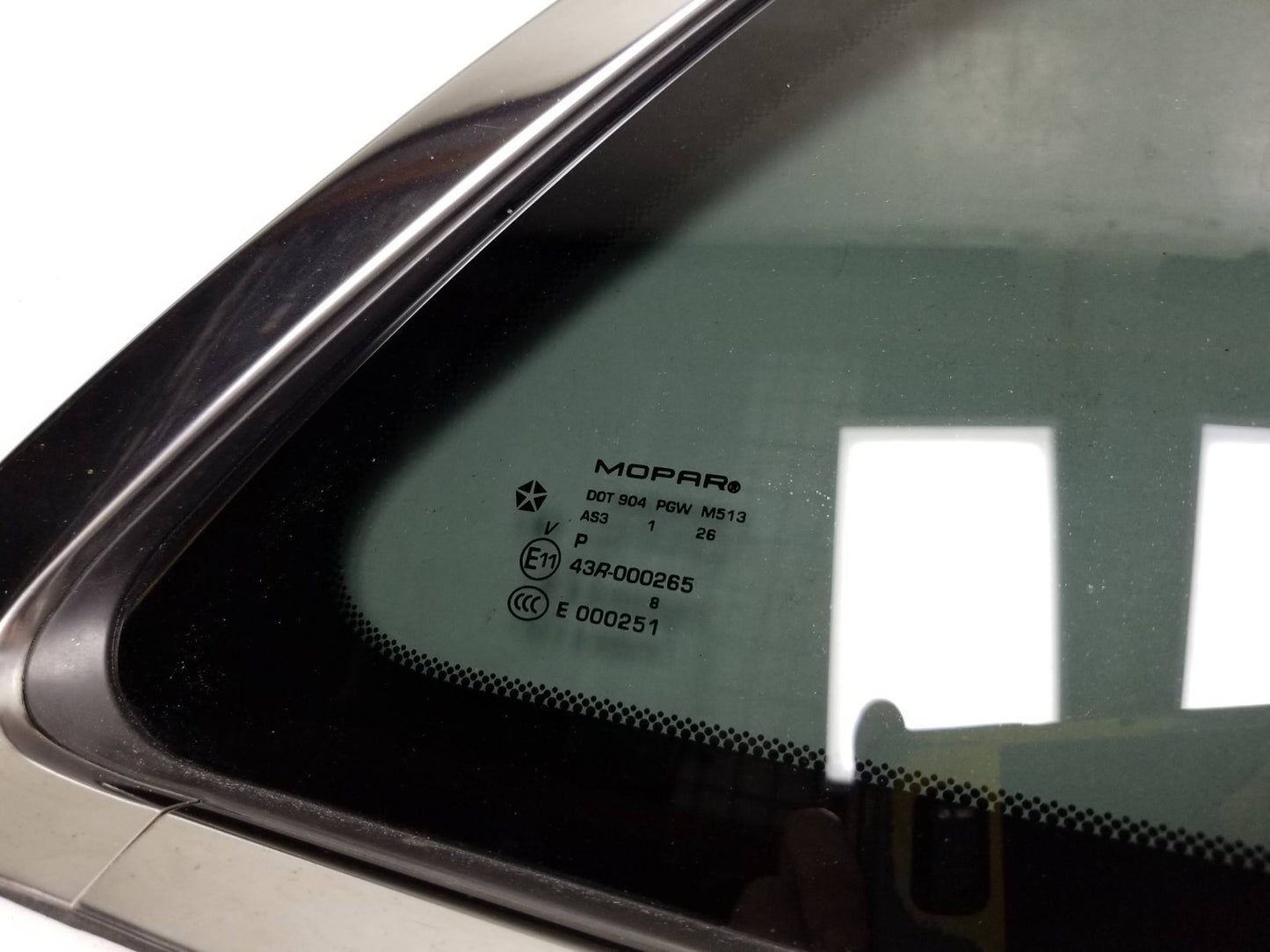 2012 Jeep Grand Cherokee Door Vent Window Glass Rear Passenger Side Right OEM