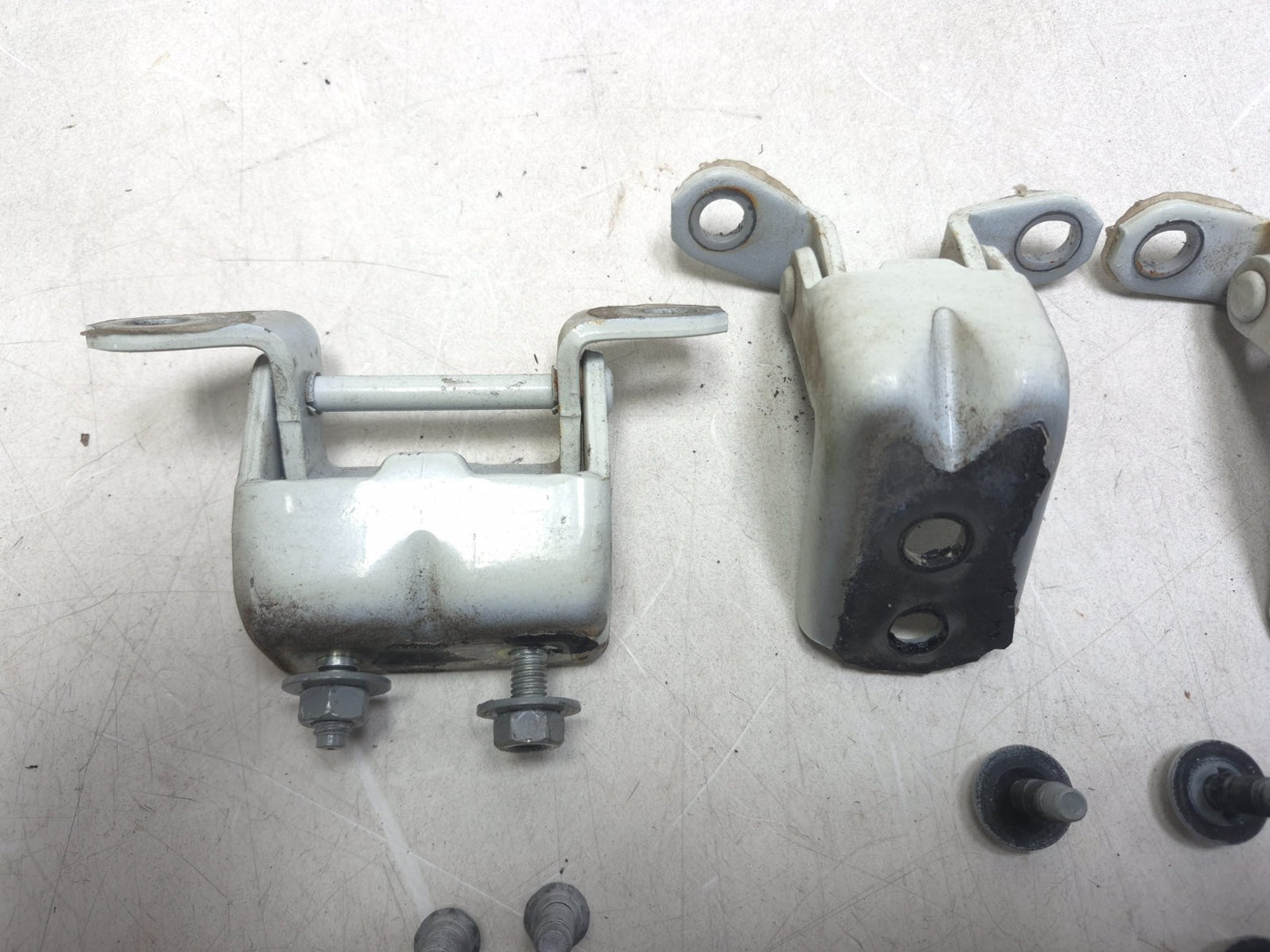 2012 Nissan Leaf Door Hinge W/ Striker Front & Rear Right Passenger Side OEM