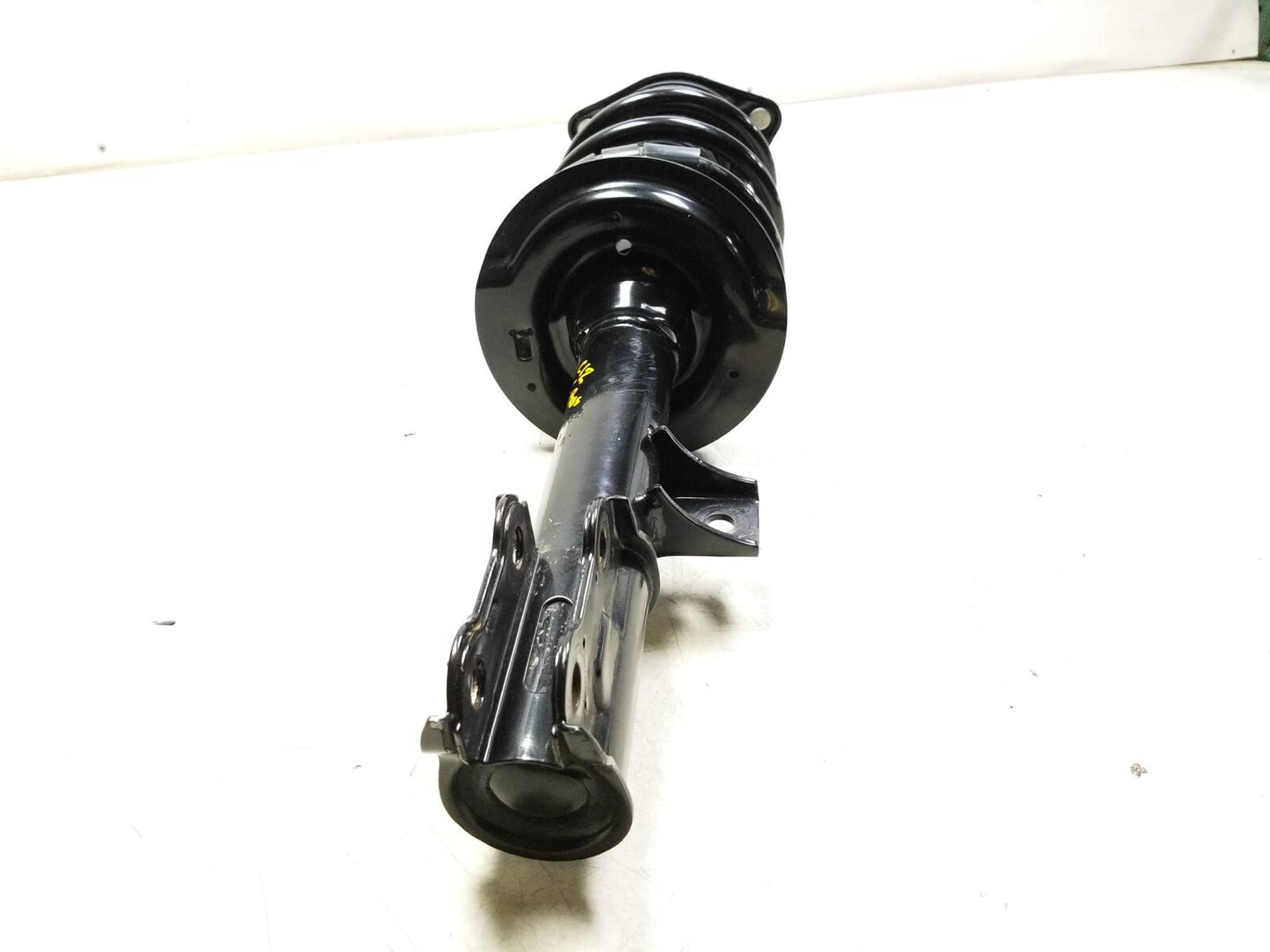 2011 - 2013 Kia Sportage AWD Front Shock Strut Absorber Passenger Side Right OEM