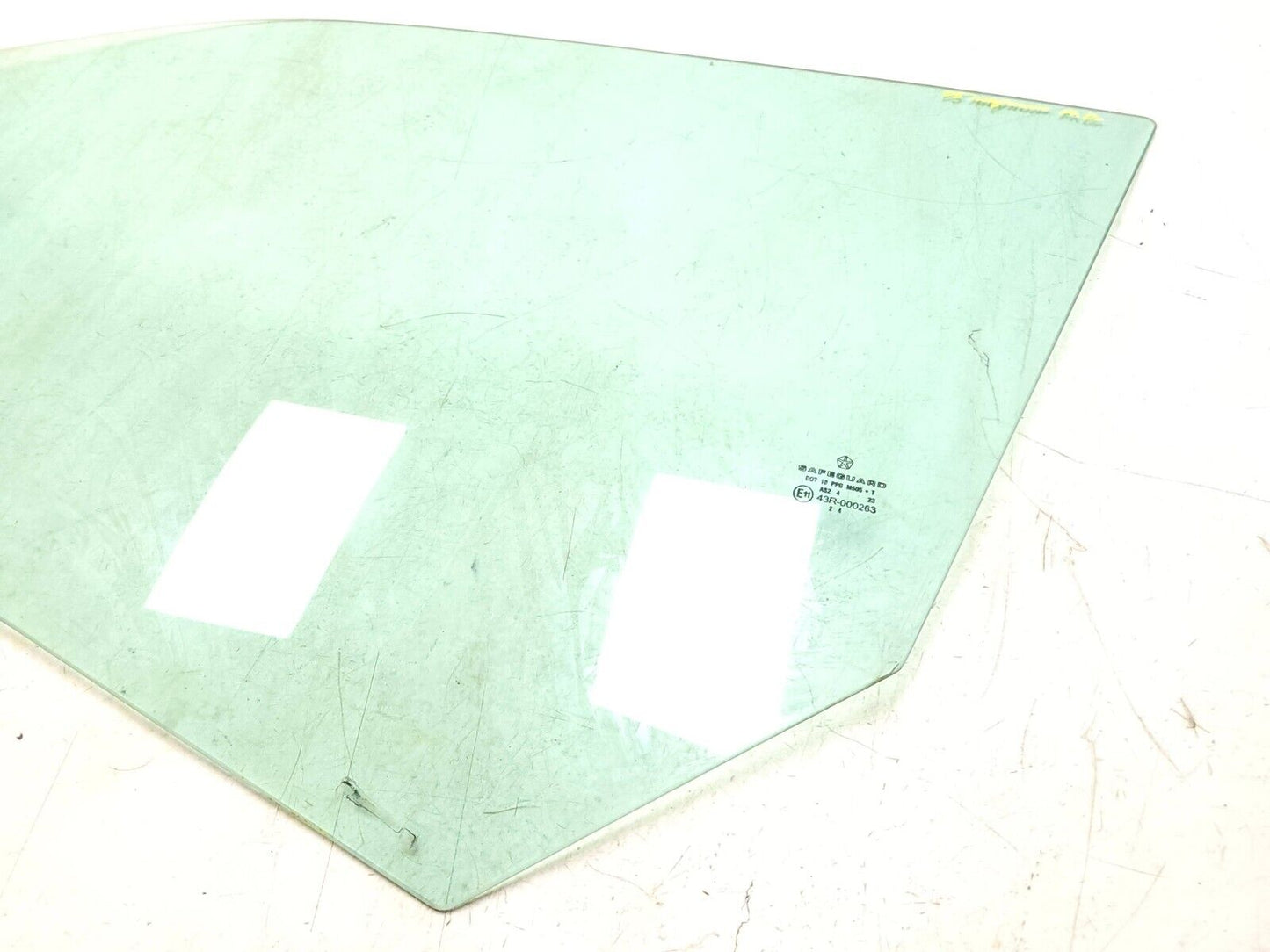 05 06 07 Dodge Magnum Front Door Window Glass Driver Side Left OEM