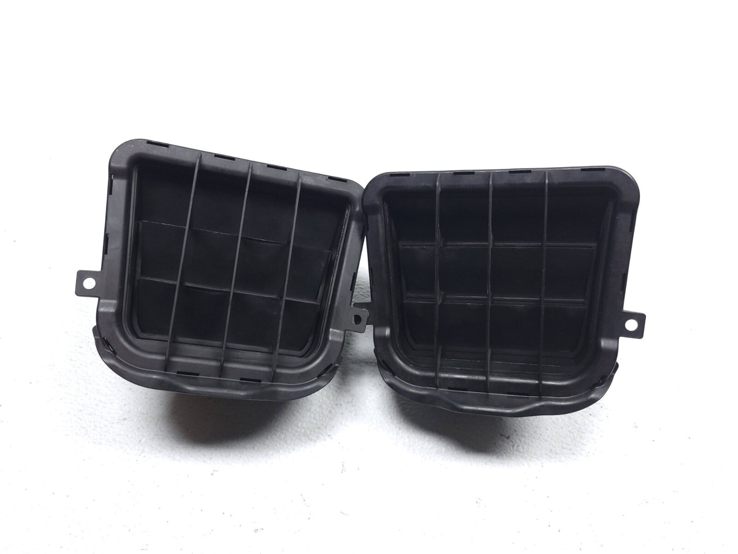 12 13 14 15 16 17 Audi A7 Quarter Panel Air Vent Valve Left & Right Pair OEM
