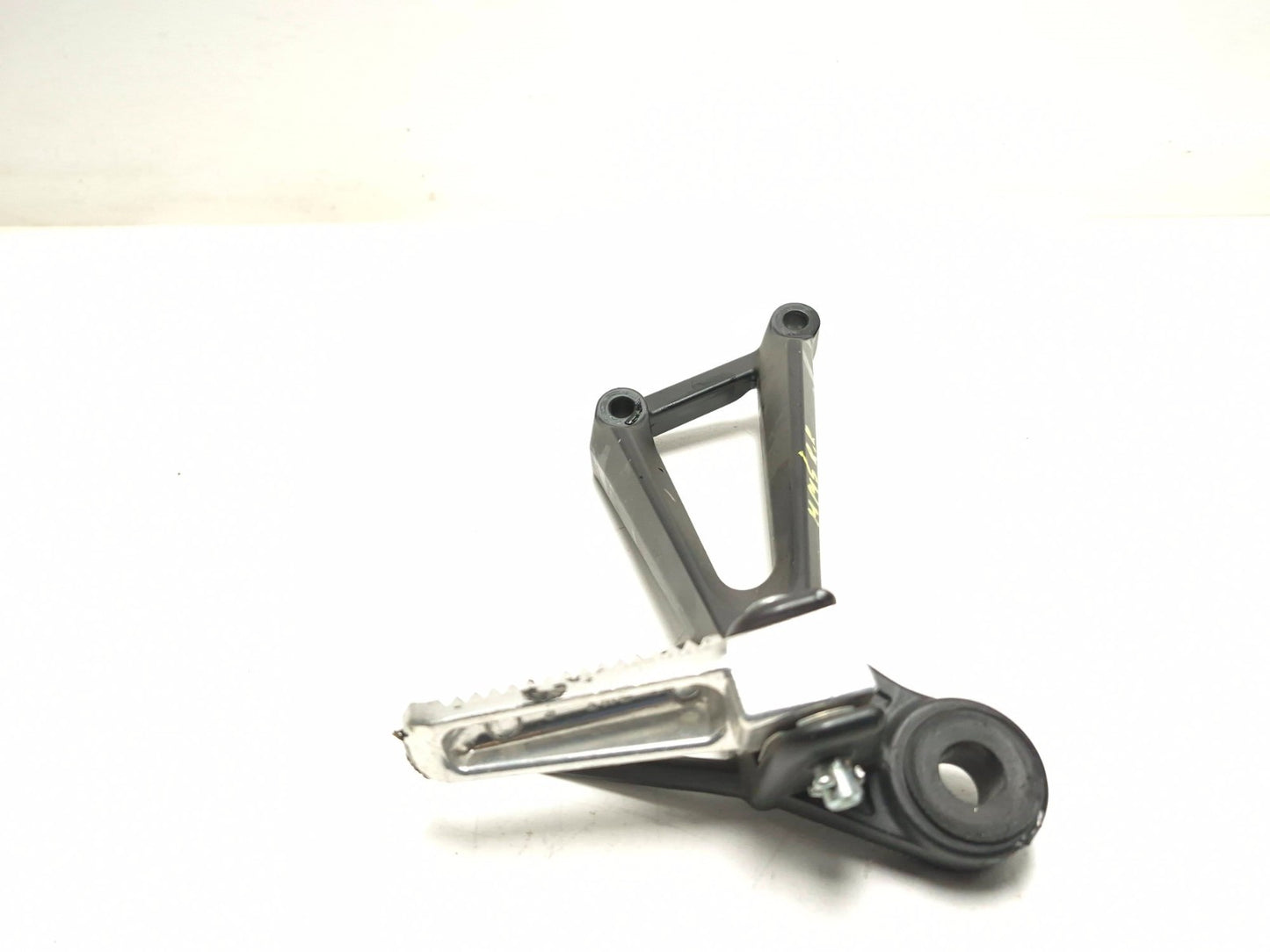 2017 Yamaha Yzf R3 Rear Footrest Pair OEM