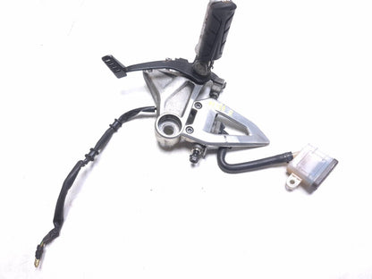 2020 Honda Cb300r Cbf300na Front Right Footrest W/ Brake Master Cylinder OEM