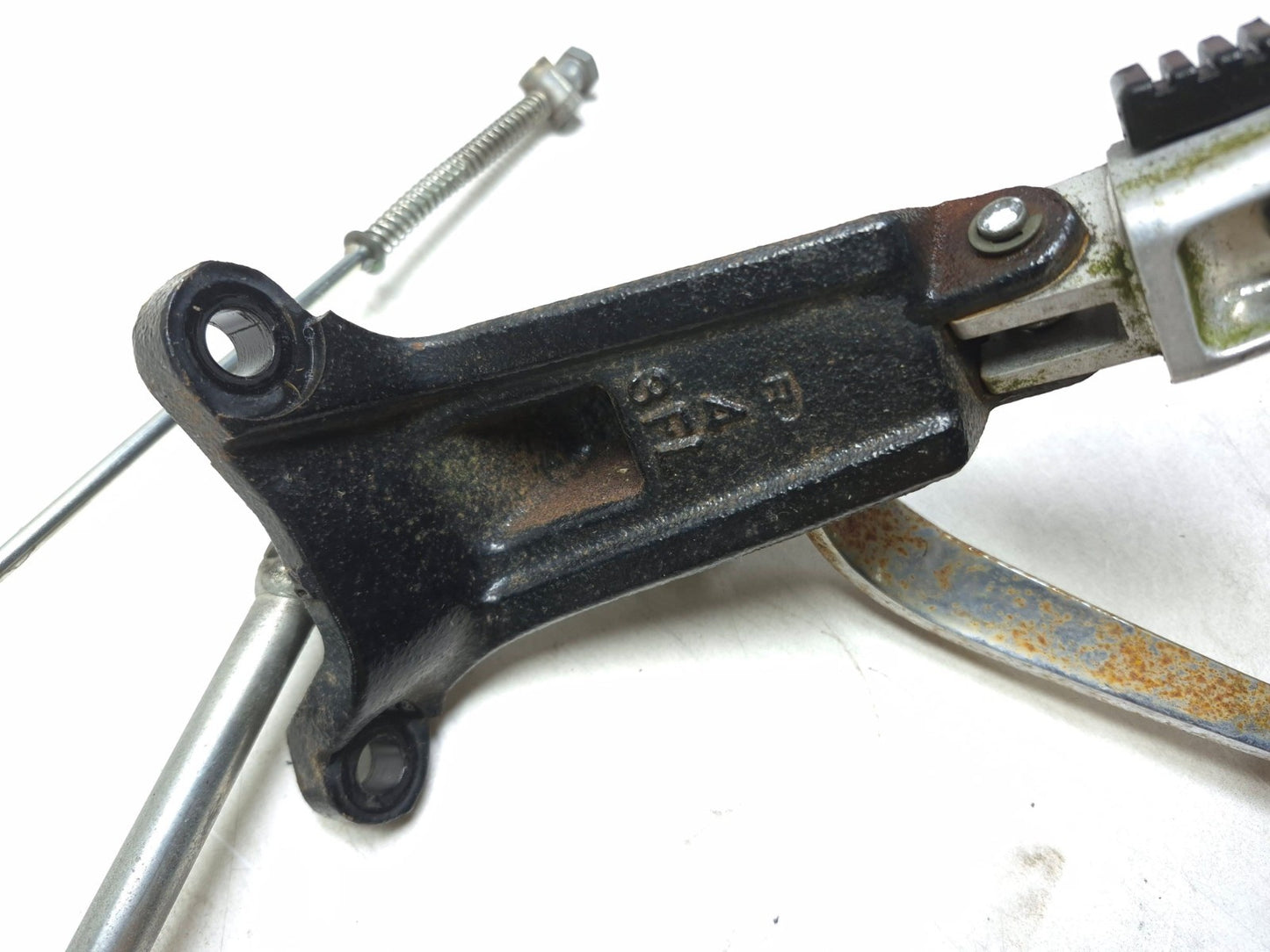 2004 Suzuki Intruder Volusia Vl800 Right Footrest W/ Brake Pedal Assy OEM