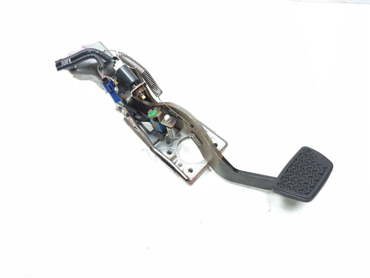 2017 Toyota Highlander Brake Pedal W/ Bracket OEM