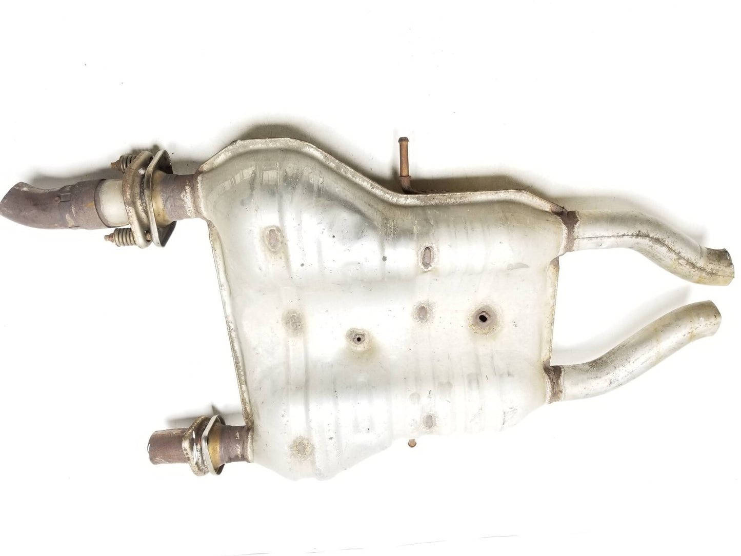 2016 Dodge Durango Exhaust Pipe Center Muffler Resonator 3.6l OEM