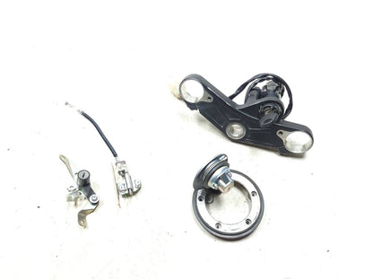 2015 - 2018 Yamaha Yzf-r3 Yzfr3 R3 Ignition Key Lock Fuel Tank Cap Triple OEM