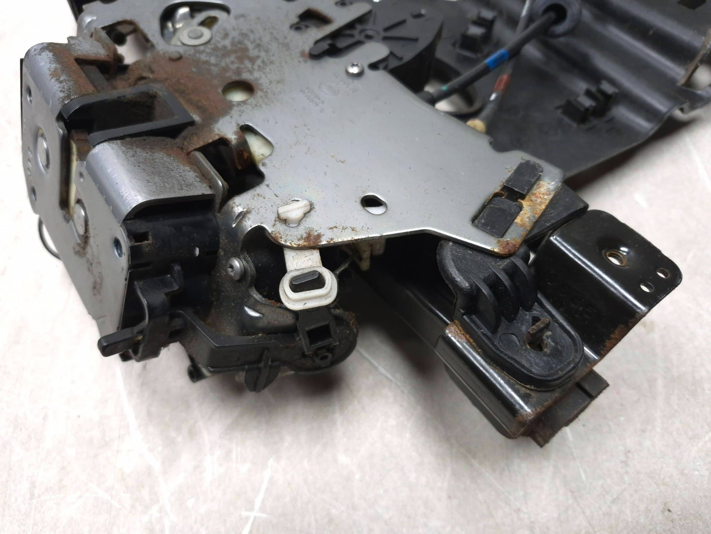 2013 Dodge Grand Caravan Sliding Door Lock Latch Actuator Left Driver Side Oem✅
