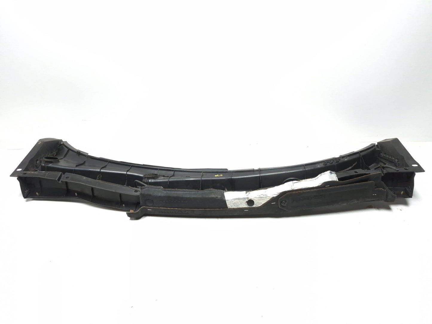 2015 Nissan Juke Windshield Wiper Motor Cover Cowl 668621km1e OEM