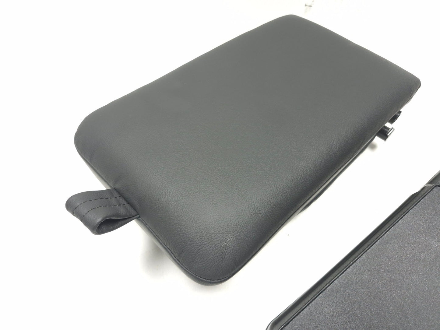 2013 Volvo S60 Rear Seat Armrest W/ Cover Lid OEM