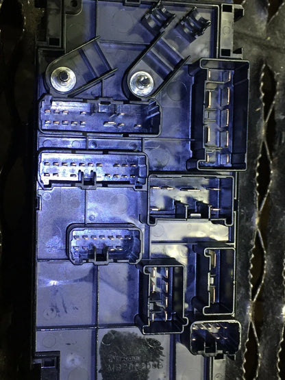 08 09 10 Subaru Impreza 2.5l Engine Fuse Box Fusebox 82241fg010 OEM