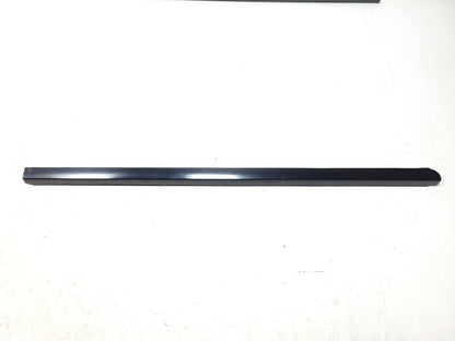 2010 - 2014 Chevrolet Suburban Side Door Window Outer Sealing Strip OEM