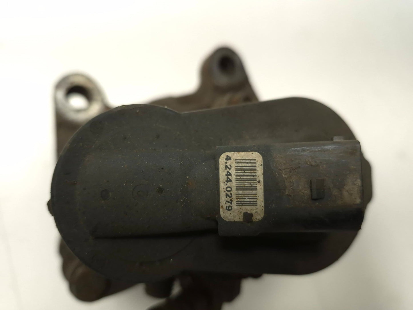 2011 Volkswagen Tiguan Rear Brake Caliper Left & Right Pair OEM