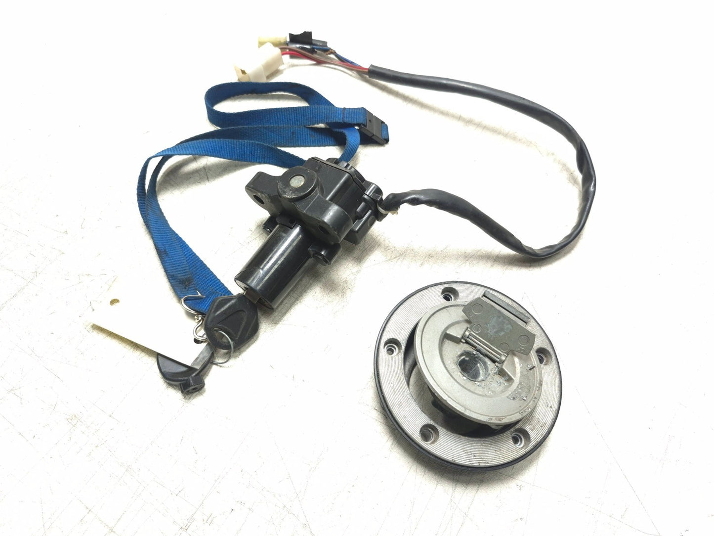 2009 Yamaha Fz6r Ignition Set Key Lock Fuel Tank Cap OEM