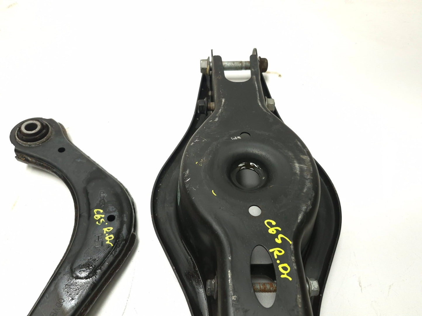 2019 Hyundai Kona Rear Control Arm Driver Side Left 4 Pcs OEM