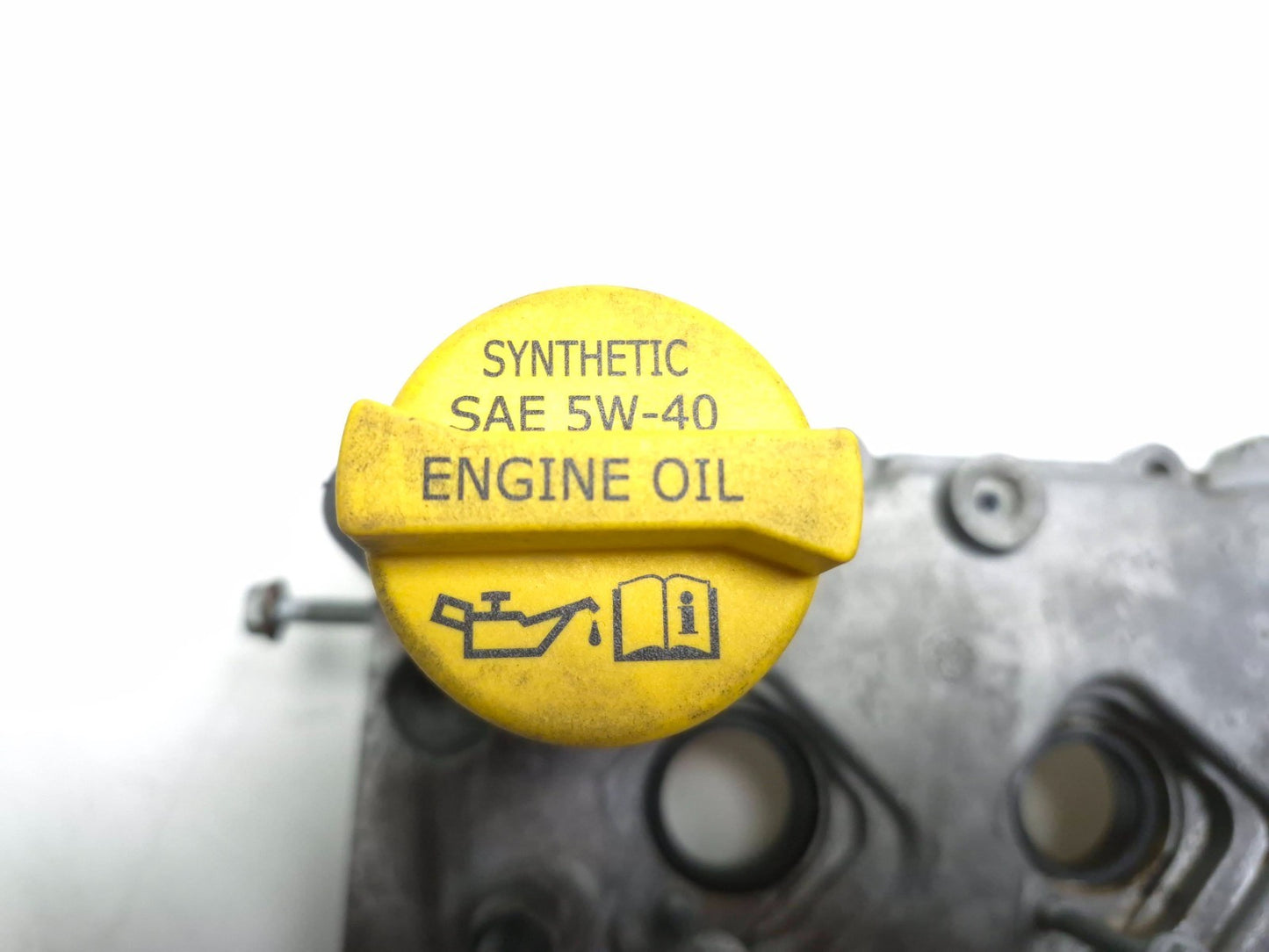 2014 Fiat 500l Cylinder Head Valve Cover OEM