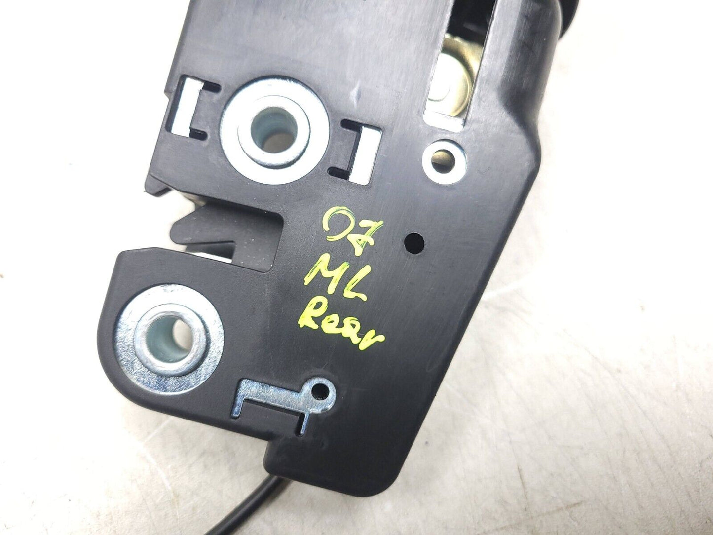 2006-2011 Mercedes Ml Ml350 Ml500 Rear Seat Backrest Lock Latch Left & Right OEM