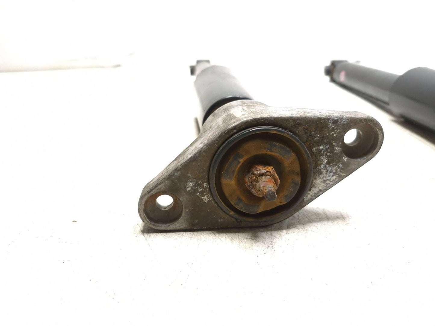 2013 Hyundai Genesis Coupe Rear Shock Strut Absorber Pair OEM