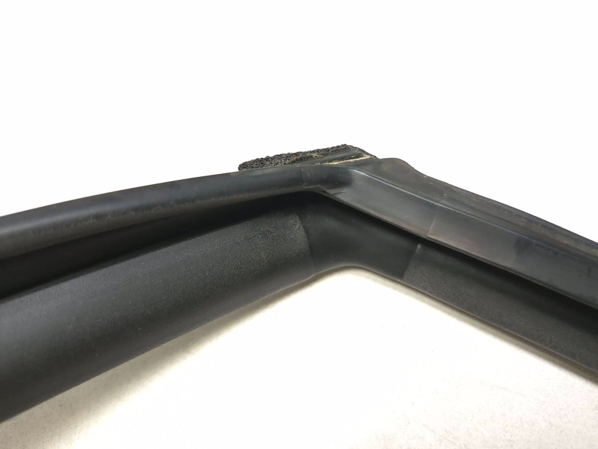 2018 Hyundai Sonata Front Door Weatherstrip Seal Passenger Side Right 3pcs OEM
