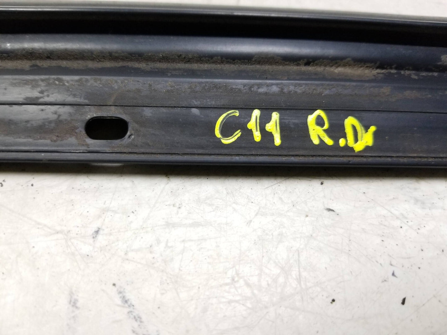 2008 - 2015 Nissan Rogue Rear Door Window Belt Seal Driver Side Left 2pcs OEM