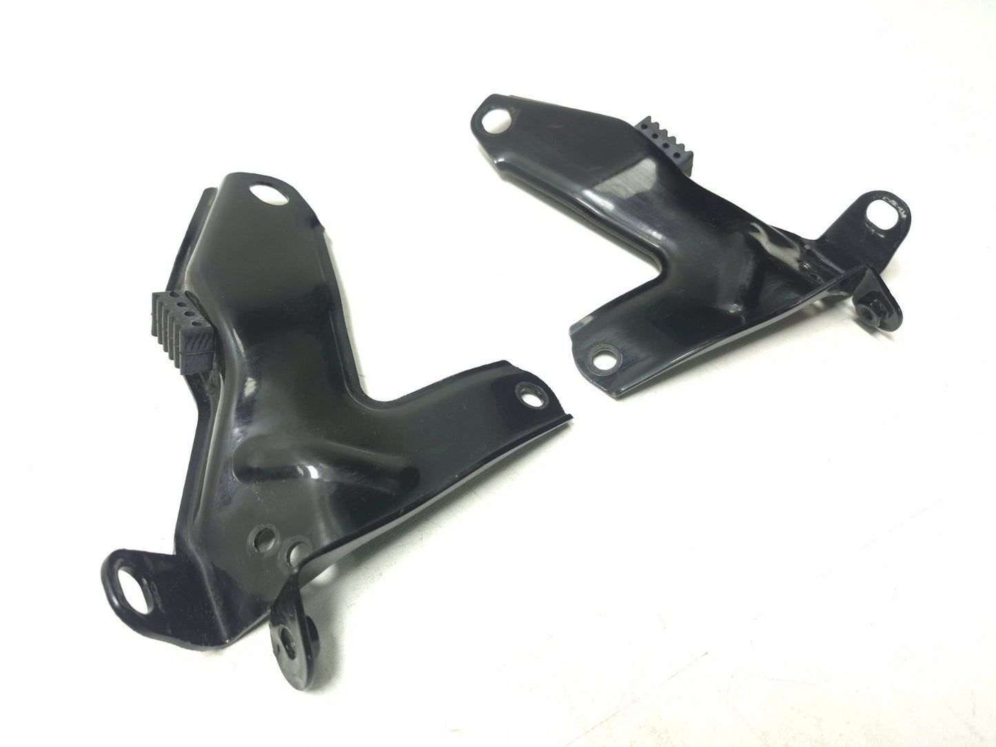 2018 Husqvarna Svartpilen 401  Fuel Tank Mount Bracket Left & Right OEM