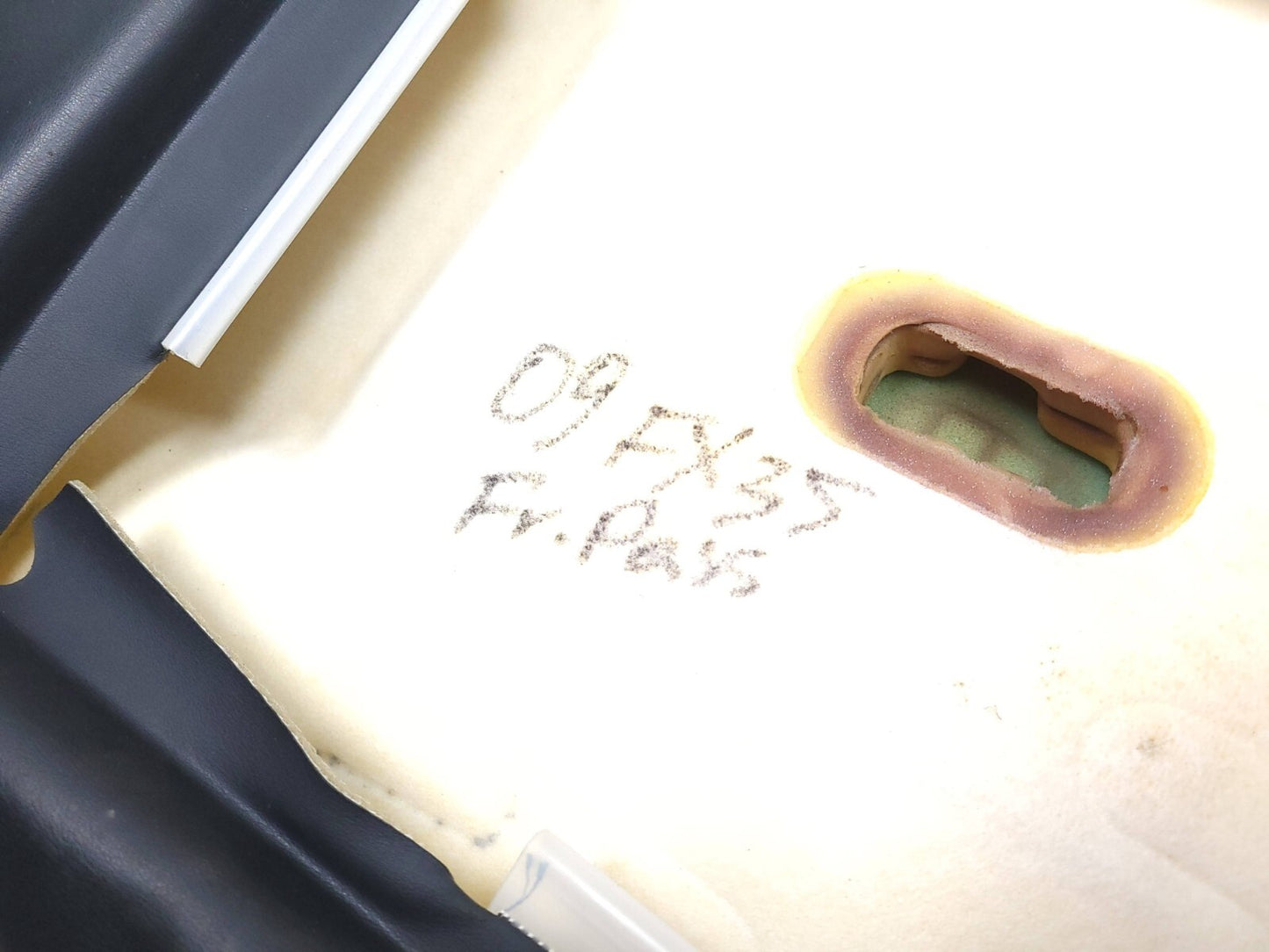 2009 - 2012 Infiniti Fx35 Front Seat Back Cushion Upper Right Passenger  OEM