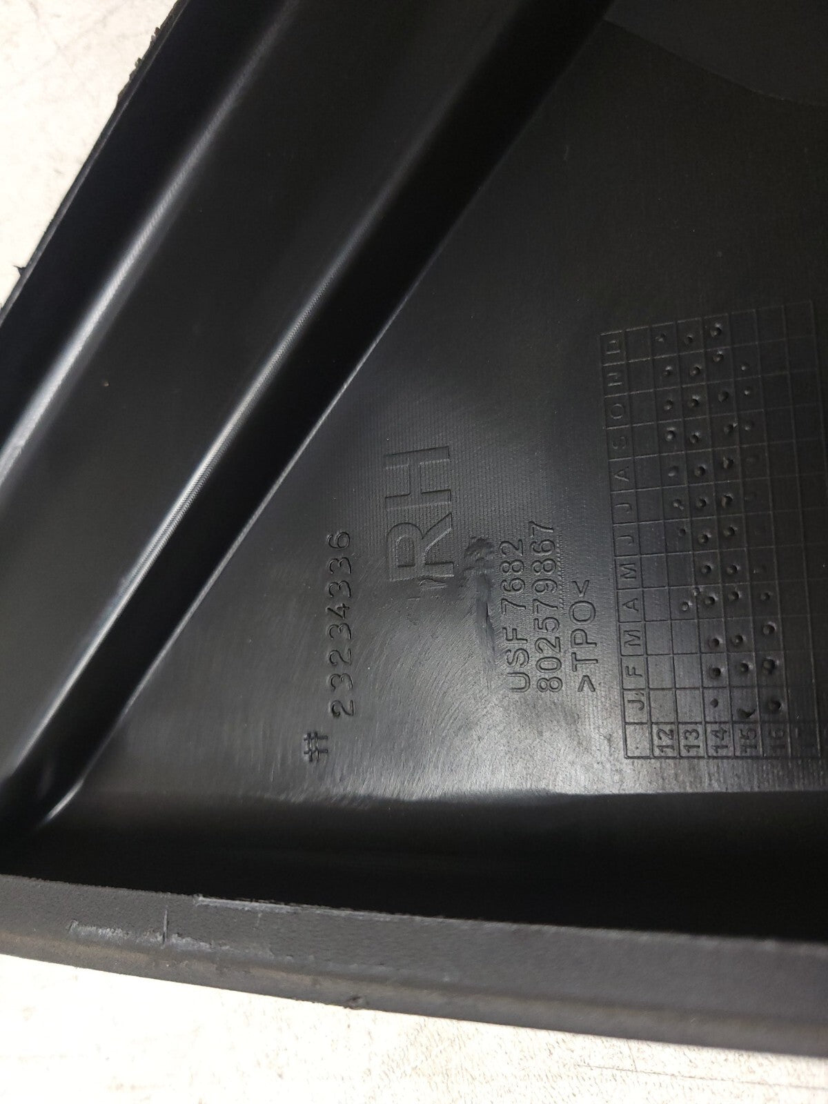 2014-2019 Chevrolet Silverado 1500 Molding Door Window OEM