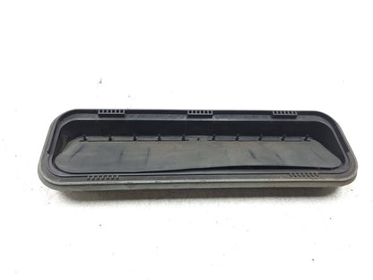 09-14 Hyundai Genesis Rear Quarter Pressure Vent Grille Pair OEM Sedan