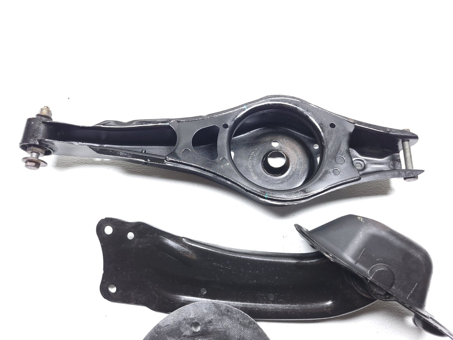 2012 Volkswagen Cс Rear Control Arm Right Passenger Side 4pcs OEM