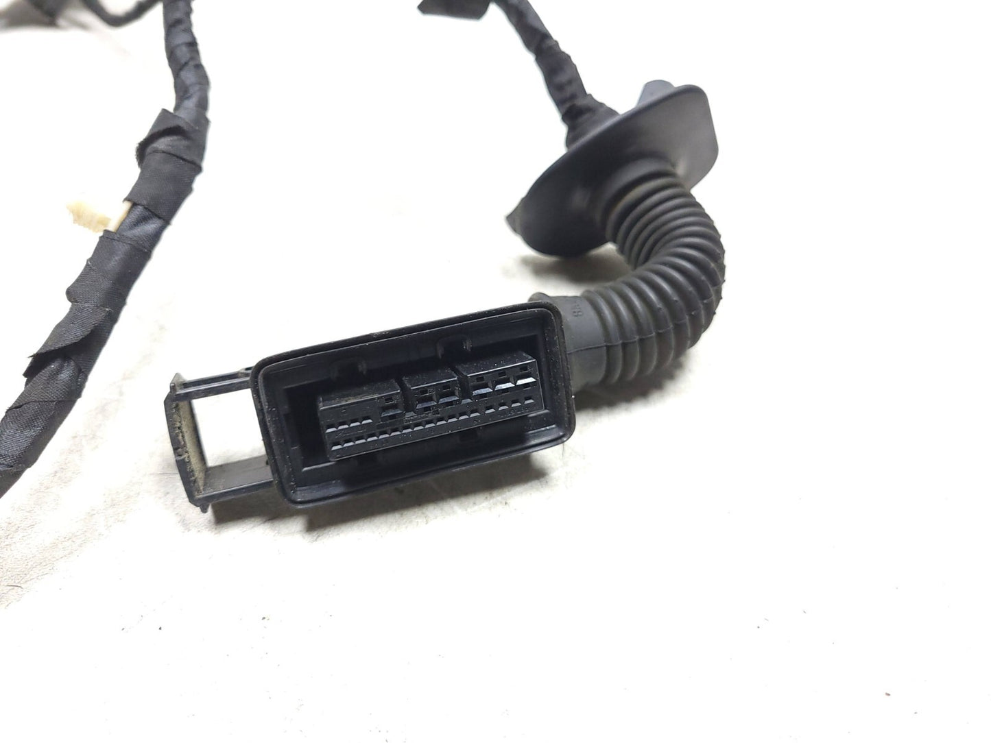 2009 - 2016 Audi A4 S4 Sedan Front Door Wire Harness Passenger Side Right OEM