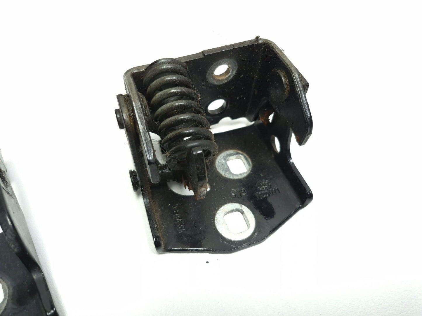 2013 Cadillac Escalade Esv Door Hinge W/ Striker Front & Rear Passenger Side OEM